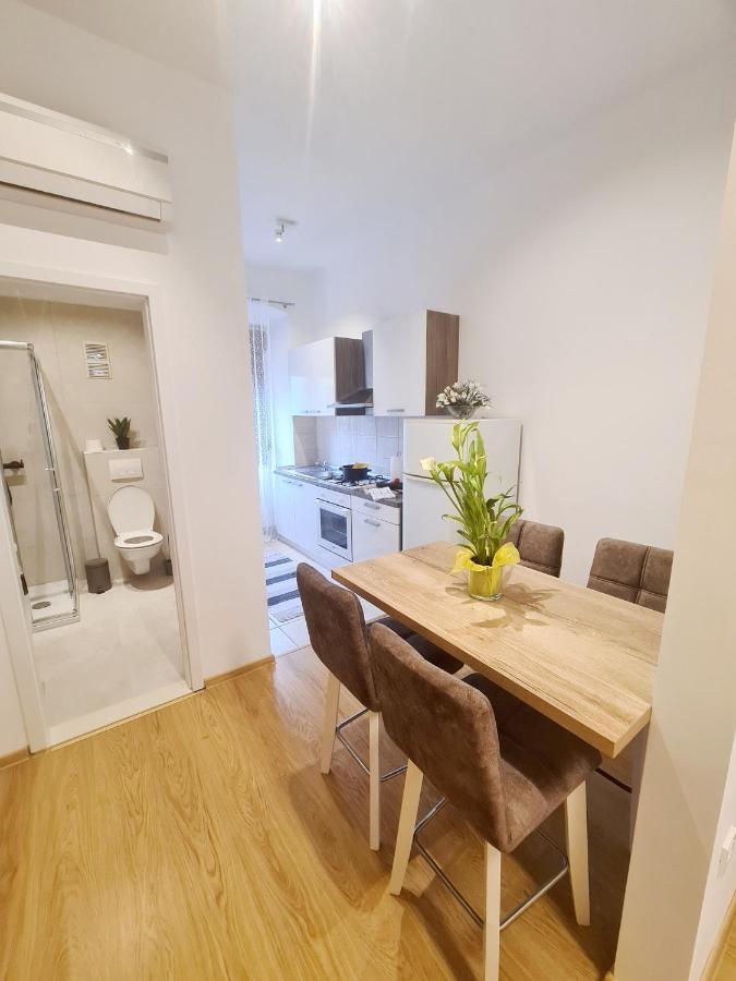 Caligula City Center Apartment Pula Zewnętrze zdjęcie