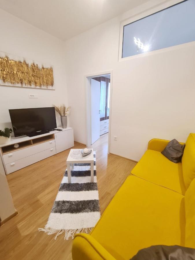 Caligula City Center Apartment Pula Zewnętrze zdjęcie