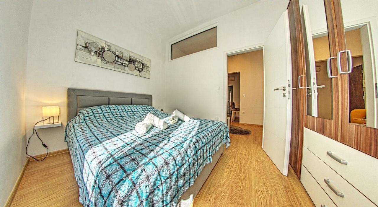 Caligula City Center Apartment Pula Zewnętrze zdjęcie