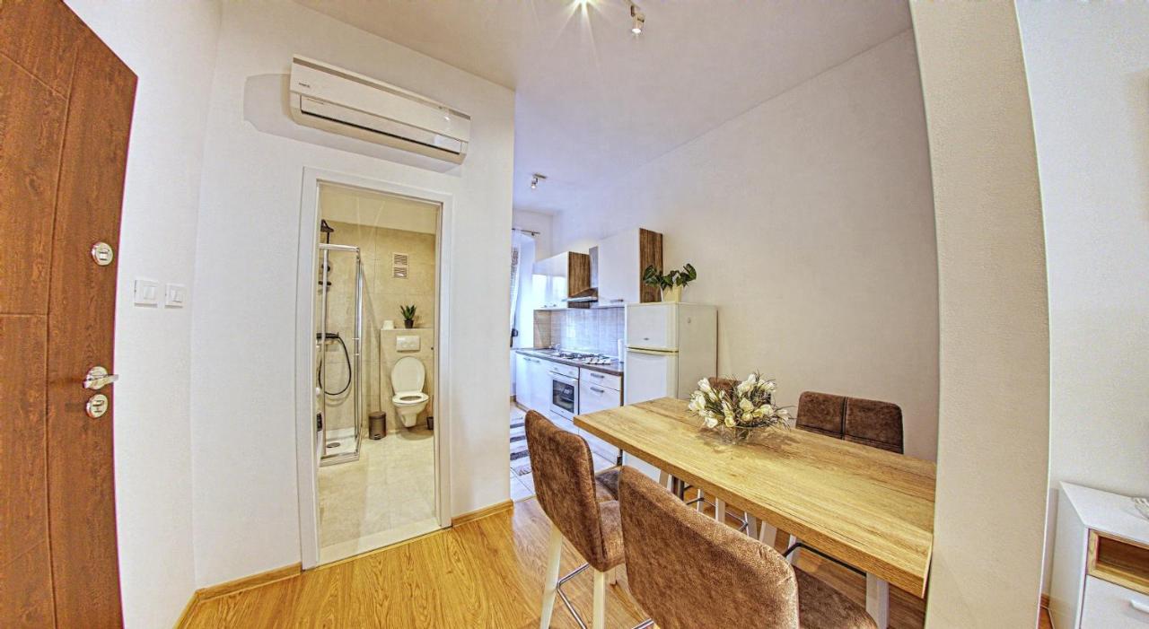 Caligula City Center Apartment Pula Zewnętrze zdjęcie